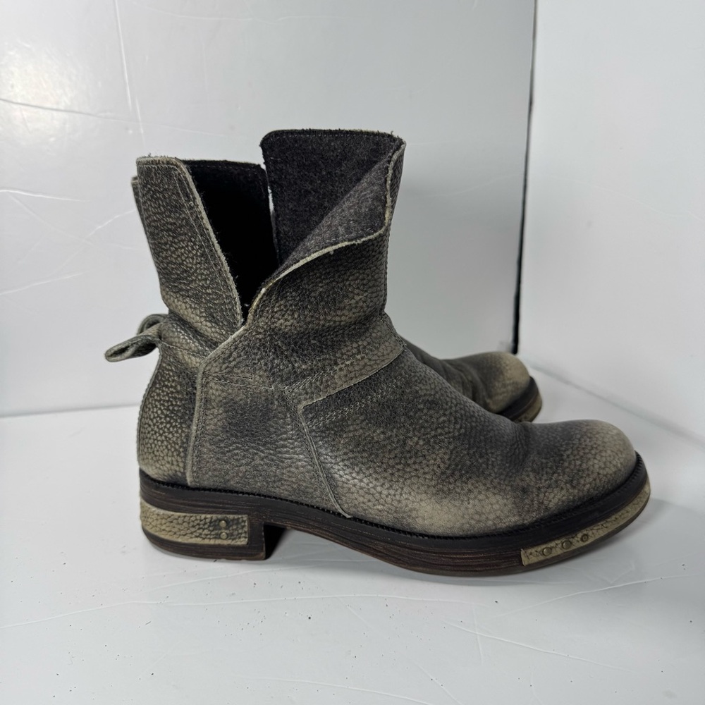 Caterpillar Gray Suede Ankle Boots